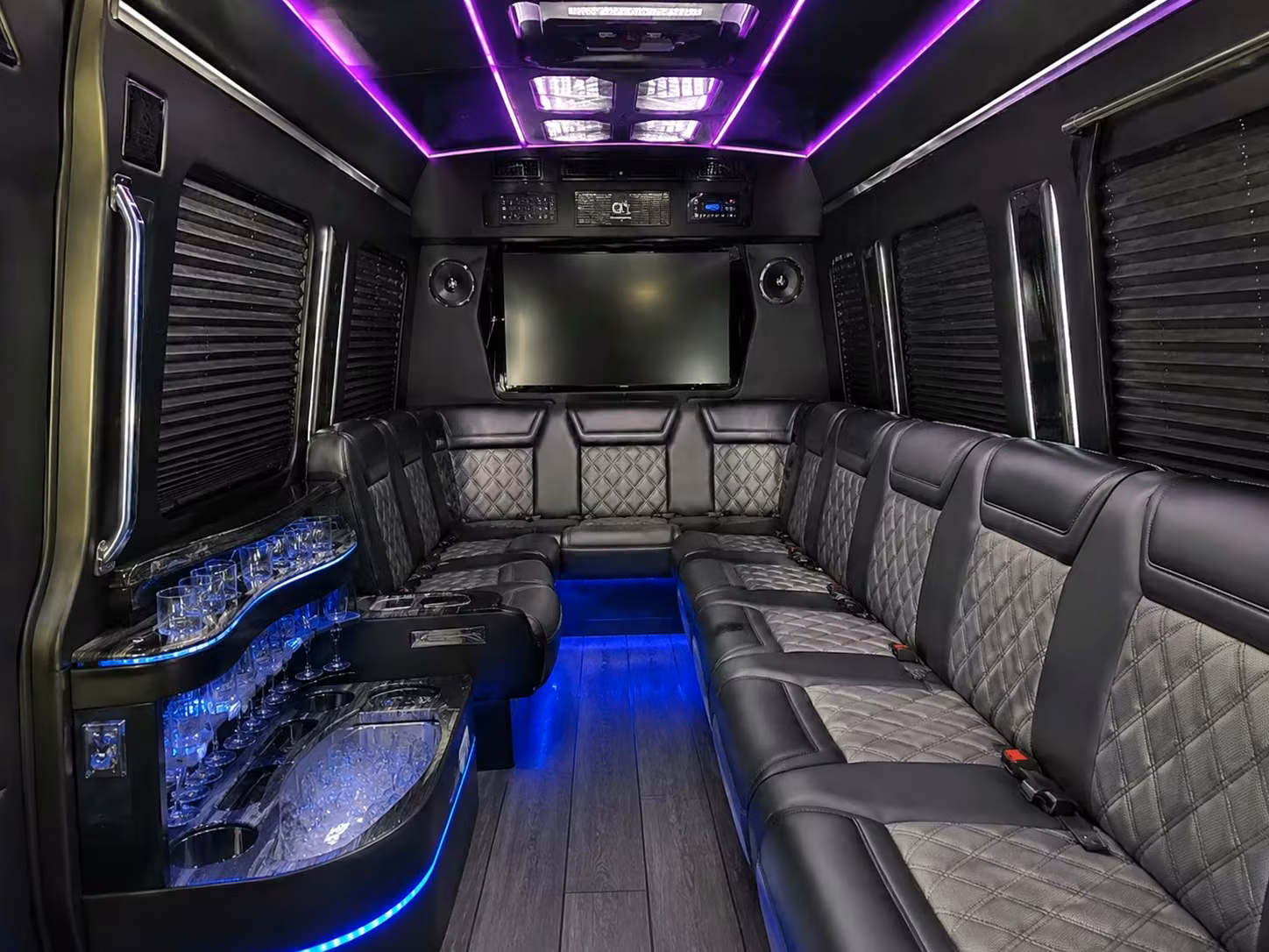 in royal oak groups fly smarter with a private airport bus rental