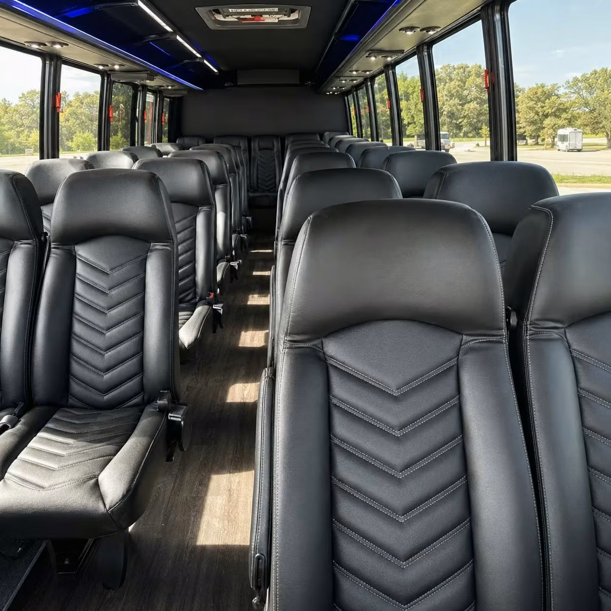 royal oak 35 passenger minibus rental